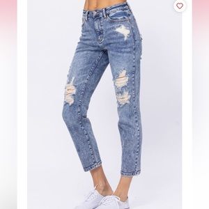 Judy Blue Acid Wash Destroyed Boyfriend Jeans